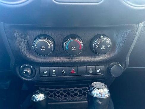 Used 2017 Jeep Wrangler Unlimited Sahara w/ Connectivity Group image 8