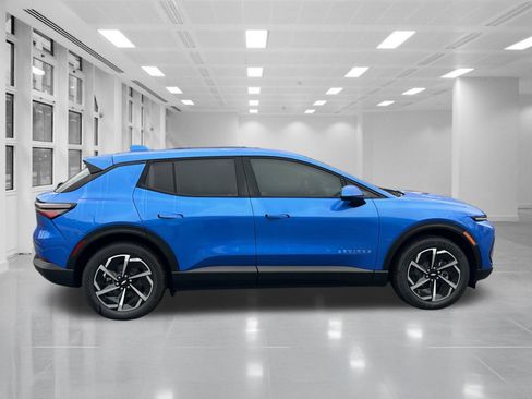 New 2026 Chevrolet Equinox EV LT image 4