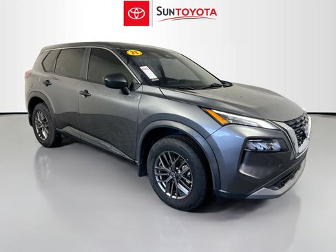 Used 2023 Nissan Rogue S AWD/4WD image 1