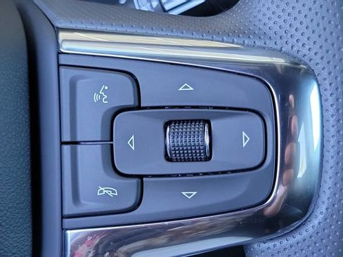New 2026 Chevrolet Blazer LT w/ Midnight/Sport Edition FWD image 9
