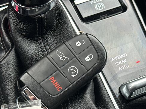 Used 2023 Jeep Compass Limited w/ Elite Group AWD/4WD image 37
