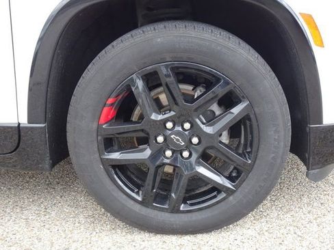 Used 2023 Chevrolet Traverse Premier w/ Redline Edition FWD image 32