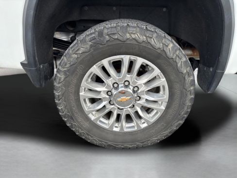 Used 2021 Chevrolet Silverado 2500 High Country w/ Z71 Off-Road Package image 58