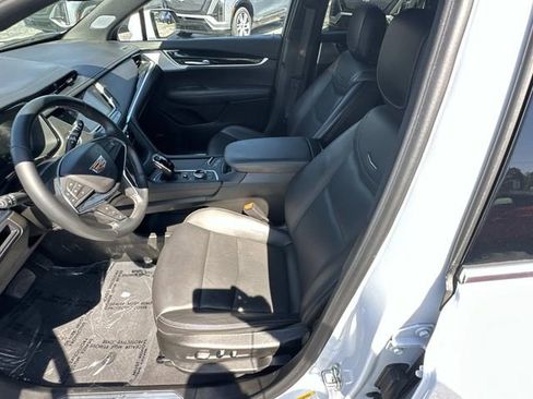 Certified 2025 Cadillac XT5 Premium Luxury image 16