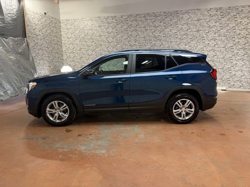 Used 2021 GMC Terrain SLE w/ Driver Convenience Package image 6