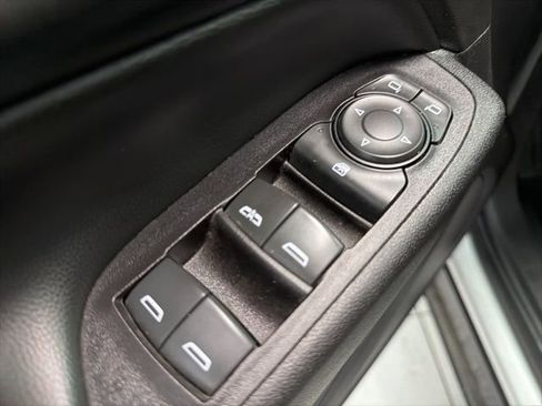 Used 2019 Chevrolet Equinox LT image 12