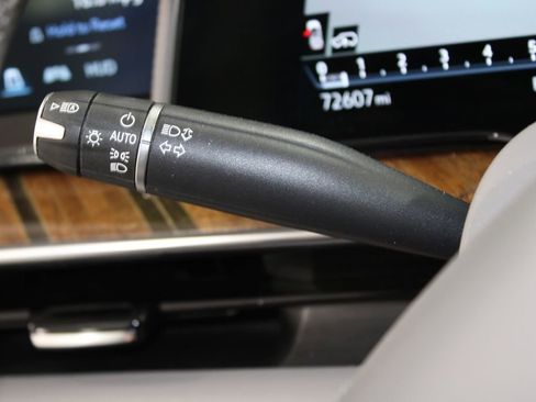 Used 2021 Cadillac Escalade Premium Luxury Platinum w/ Heavy-Duty Trailer Package image 43