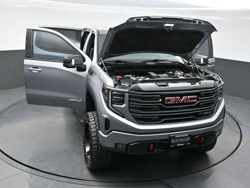 Used 2025 GMC Sierra 1500 AT4 w/ AT4 Premium Package AWD/4WD image 35