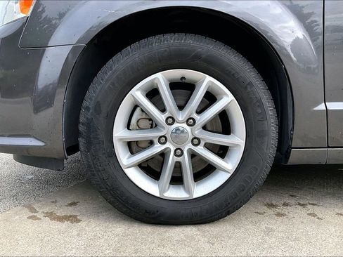 Used 2019 Dodge Grand Caravan SXT FWD image 10