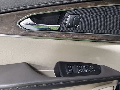 Used 2018 Lincoln MKX Reserve w/ Lincoln MKX Climate Package image 27