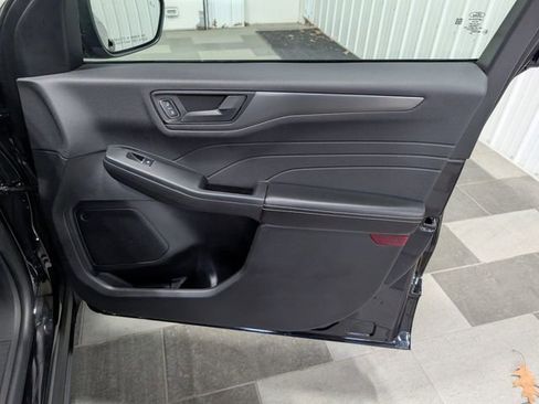 Used 2025 Ford Escape Active image 25