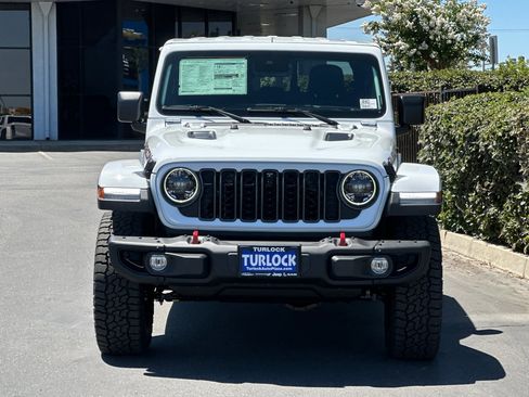 New 2025 Jeep Gladiator Rubicon image 9