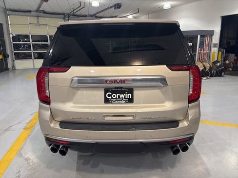 Used 2021 GMC Yukon XL Denali w/ Denali Premium Package image 8