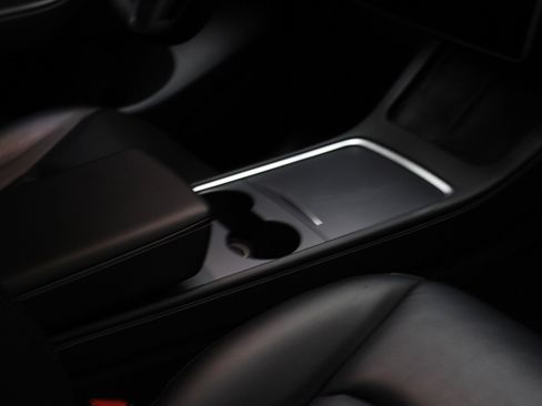 Used 2023 Tesla Model Y Performance image 23