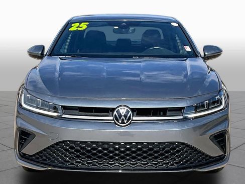 Used 2025 Volkswagen Jetta Sport FWD image 3