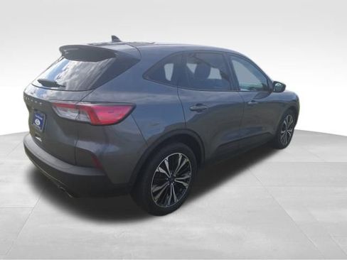 Used 2022 Ford Escape SE w/ SE Sport Appearance Package image 7