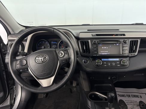 Used 2018 Toyota RAV4 XLE FWD image 3