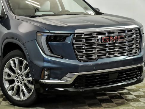 New 2027 GMC Acadia Denali w/ Denali Reserve Package AWD/4WD image 2