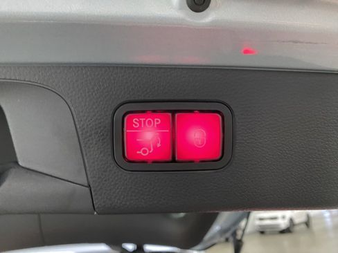 Used 2021 Mercedes-Benz GLC 300 4MATIC image 18