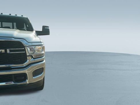 Used 2024 RAM 2500 Tradesman w/ Chrome Appearance Group image 39