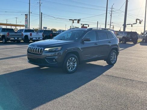 Used 2020 Jeep Cherokee Latitude Plus image 8