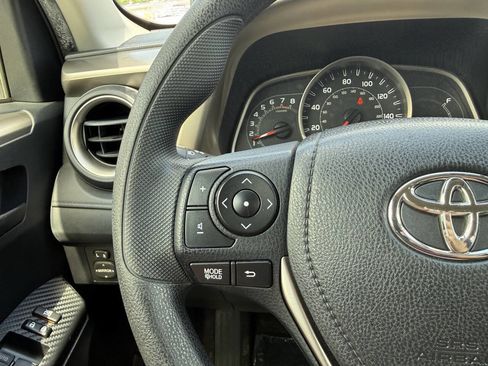 Used 2015 Toyota RAV4 LE FWD image 14
