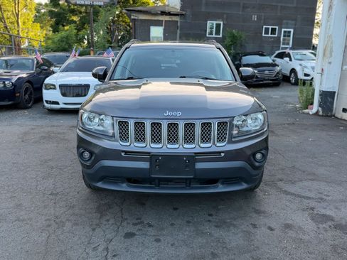 Used 2016 Jeep Compass Latitude FWD image 16