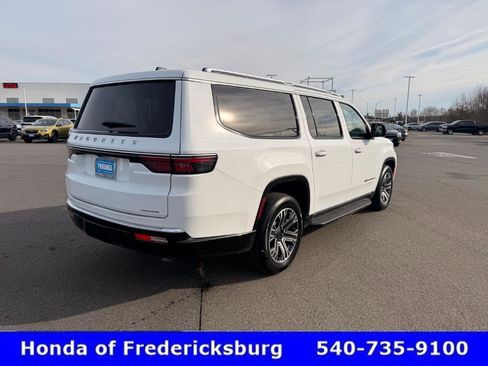 Used 2024 Jeep Wagoneer L Series II w/ Flexible Seating Group image 7