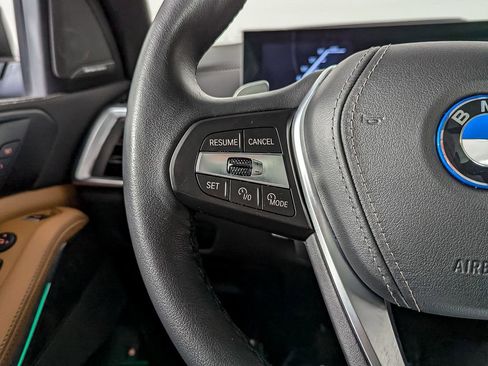 Used 2025 BMW X5 xDrive50e w/ Premium Package image 31