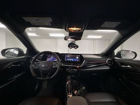 Certified 2024 Chevrolet Trax RS w/ Sunroof Package FWD image 20