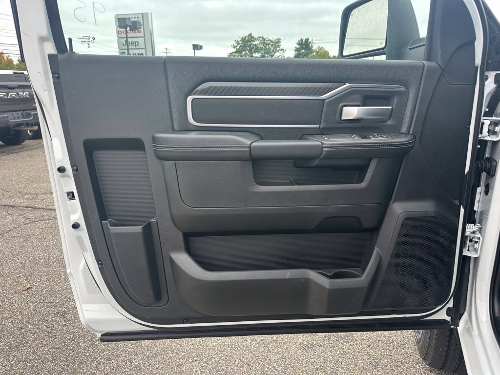 New 2027 RAM 3500 Big Horn AWD/4WD image 12