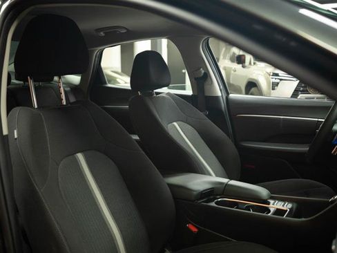 Used 2025 Hyundai Sonata SEL FWD image 14