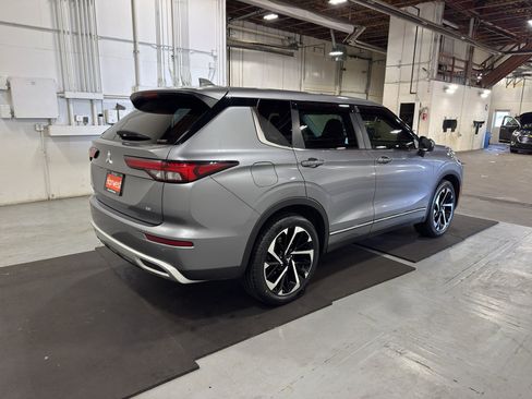Used 2022 Mitsubishi Outlander SE AWD/4WD image 8