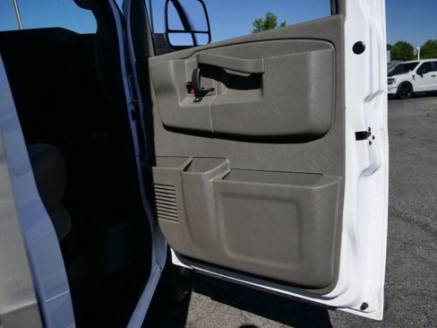 Used 2021 Chevrolet Express 3500 w/ Power Convenience Package RWD image 32