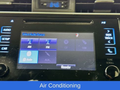 Used 2017 Toyota Corolla L image 19