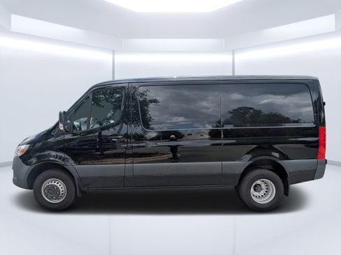 Used 2024 Mercedes-Benz Sprinter 3500 image 6