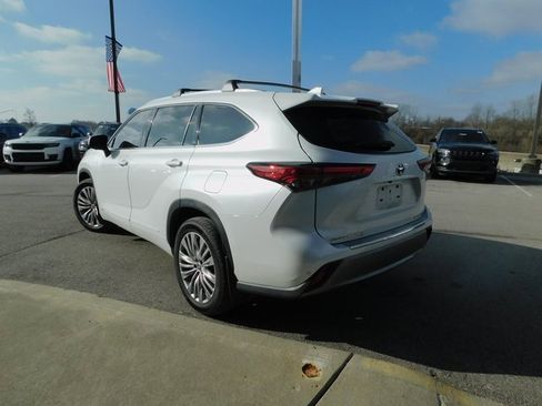 Used 2023 Toyota Highlander Platinum image 46