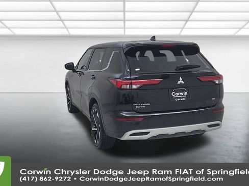 Used 2024 Mitsubishi Outlander SE image 12