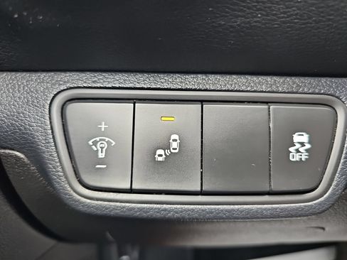 Used 2022 Kia Forte LXS w/ LXS Technology Package FWD image 16