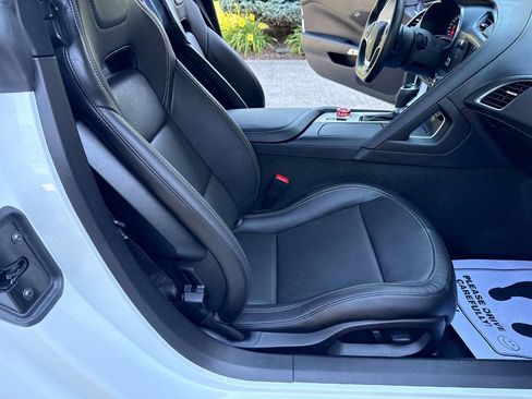 Used 2019 Chevrolet Corvette Stingray Coupe w/ 1LT RWD image 42