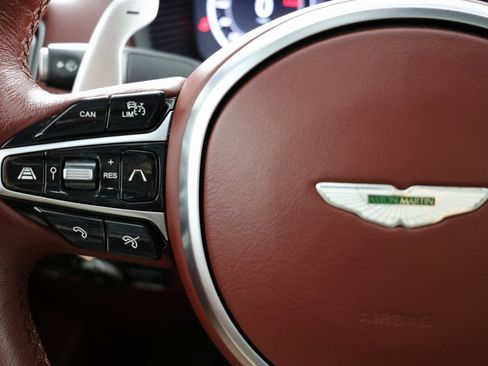 Used 2021 Aston Martin DBX image 27