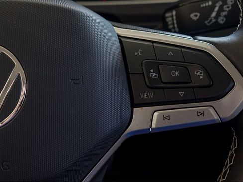 Used 2024 Volkswagen Tiguan SE image 15