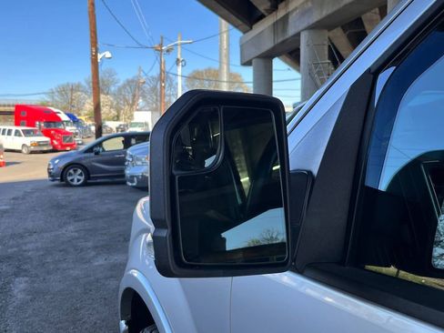 Used 2017 Ford F150 XLT w/ Equipment Group 302A Luxury AWD/4WD image 38