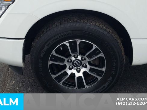 Used 2023 Nissan Titan SV image 13