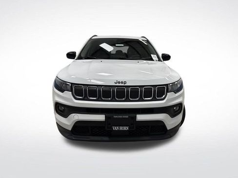 Used 2022 Jeep Compass Latitude image 9