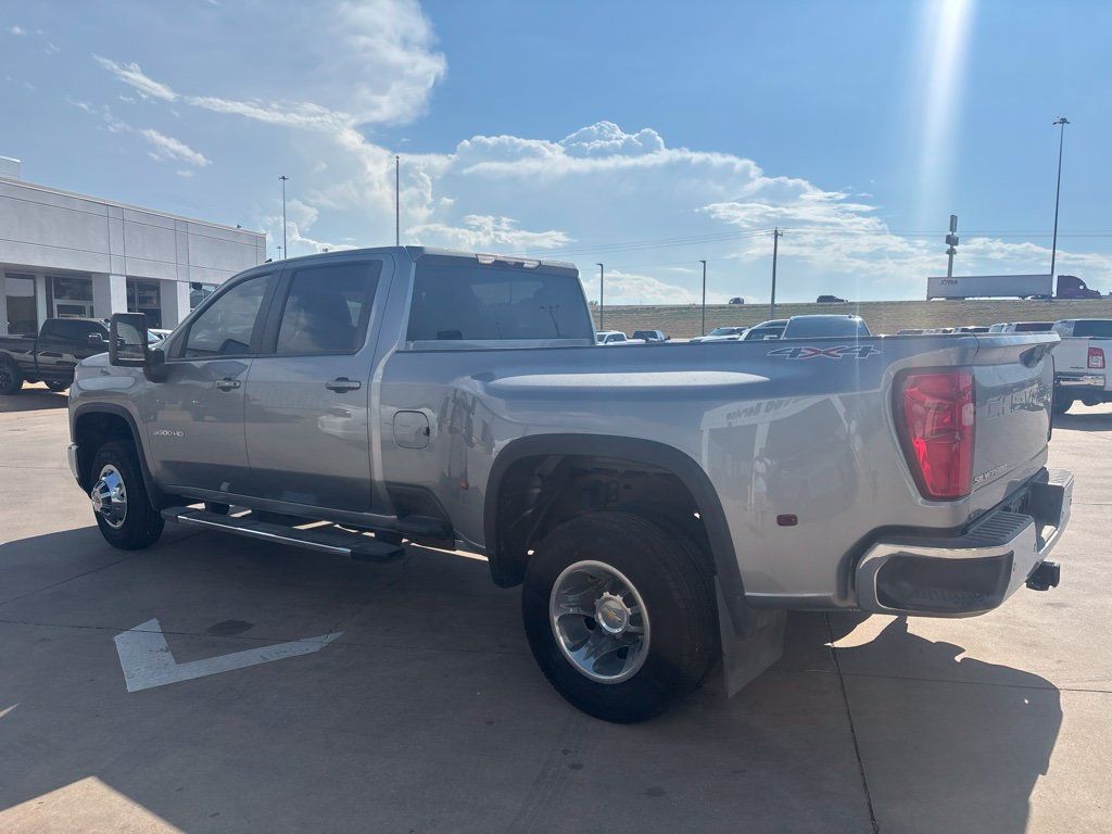Used 2025 Chevrolet Silverado 3500 LT w/ Texas Edition AWD/4WD image 4