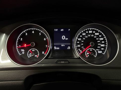 Used 2017 Volkswagen Golf Alltrack S image 7