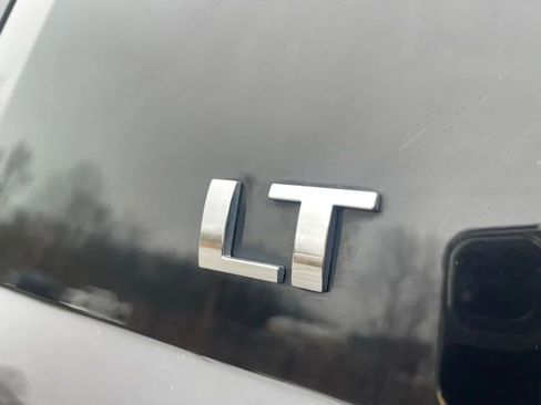 Used 2018 Chevrolet Tahoe LT w/ LT Signature Package image 11