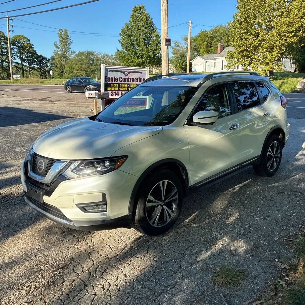 Used 2017 Nissan Rogue SL w/ SL Premium Package AWD/4WD image 1