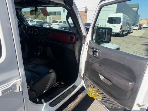 Used 2021 Jeep Wrangler Unlimited Rubicon AWD/4WD image 17